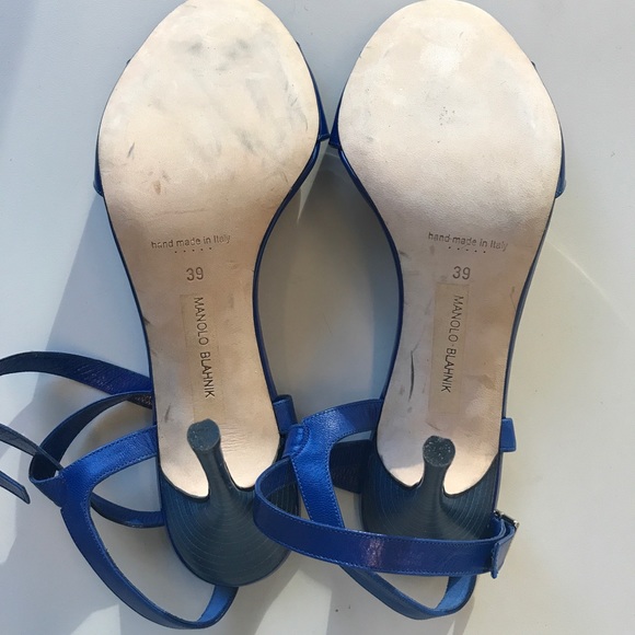 Manolo Blahnik Blue Patent Leather Sandal - Picture 4 of 4
