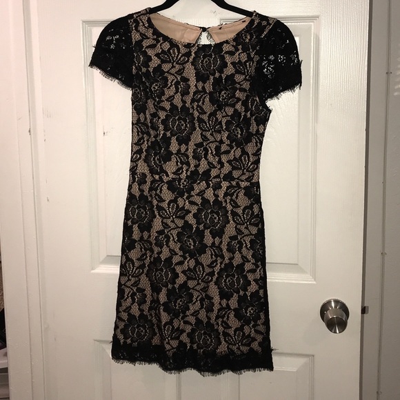 Laces Details Dress - Picture 2 of 5