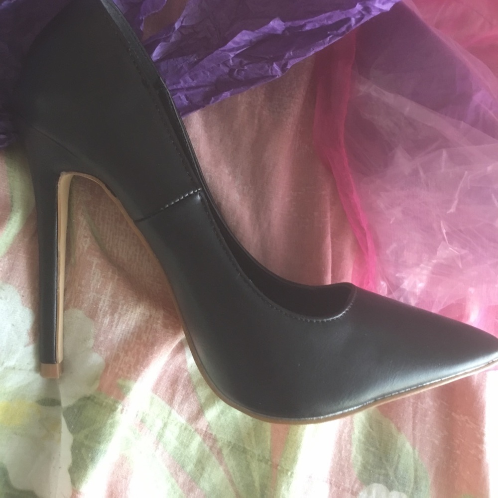 Pointy heels