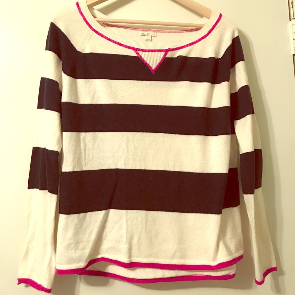 Gap sweater