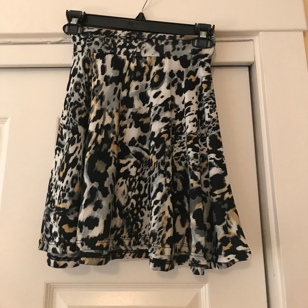 Lularoe leopard skirt