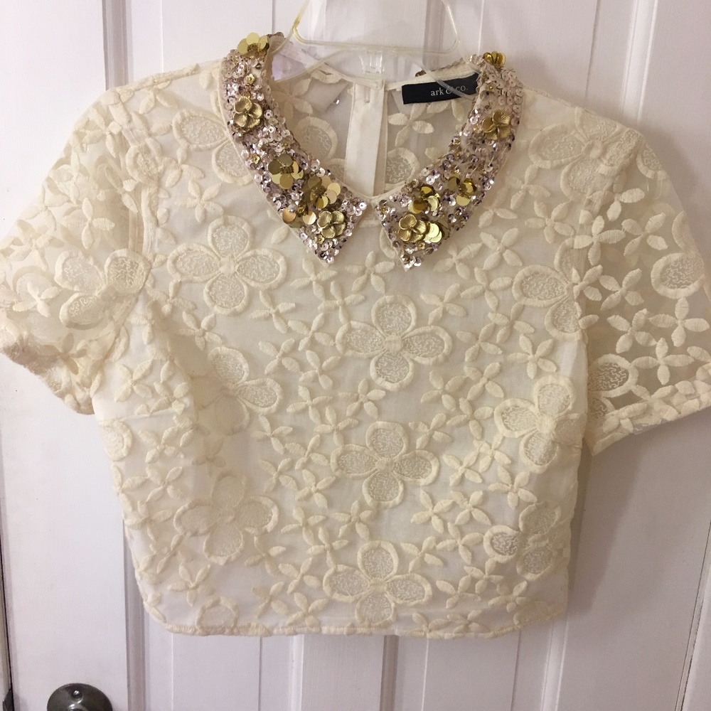 Arc & Co. Floral Embellished Crop Blouse (NWOT)
