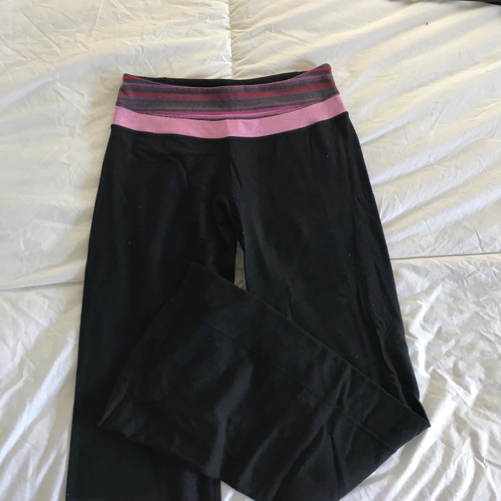 Lulu wunder under yoga pants