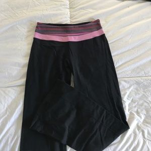 Lulu wunder under yoga pants