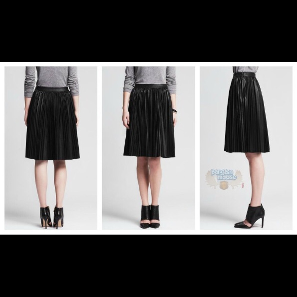 Banana Republic Faux Leather Pleated Skirt