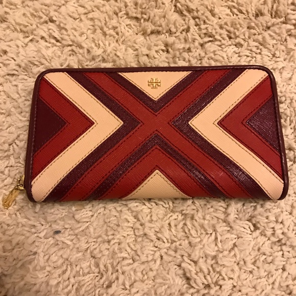 Tory Burch Leather Continental Wallet - Picture 7 of 8
