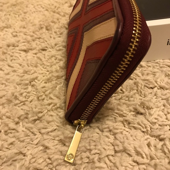 Tory Burch Leather Continental Wallet - Picture 3 of 8