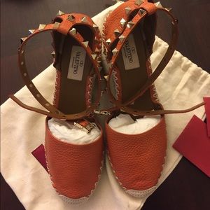 Authentic Valentino Rockstud Wedges