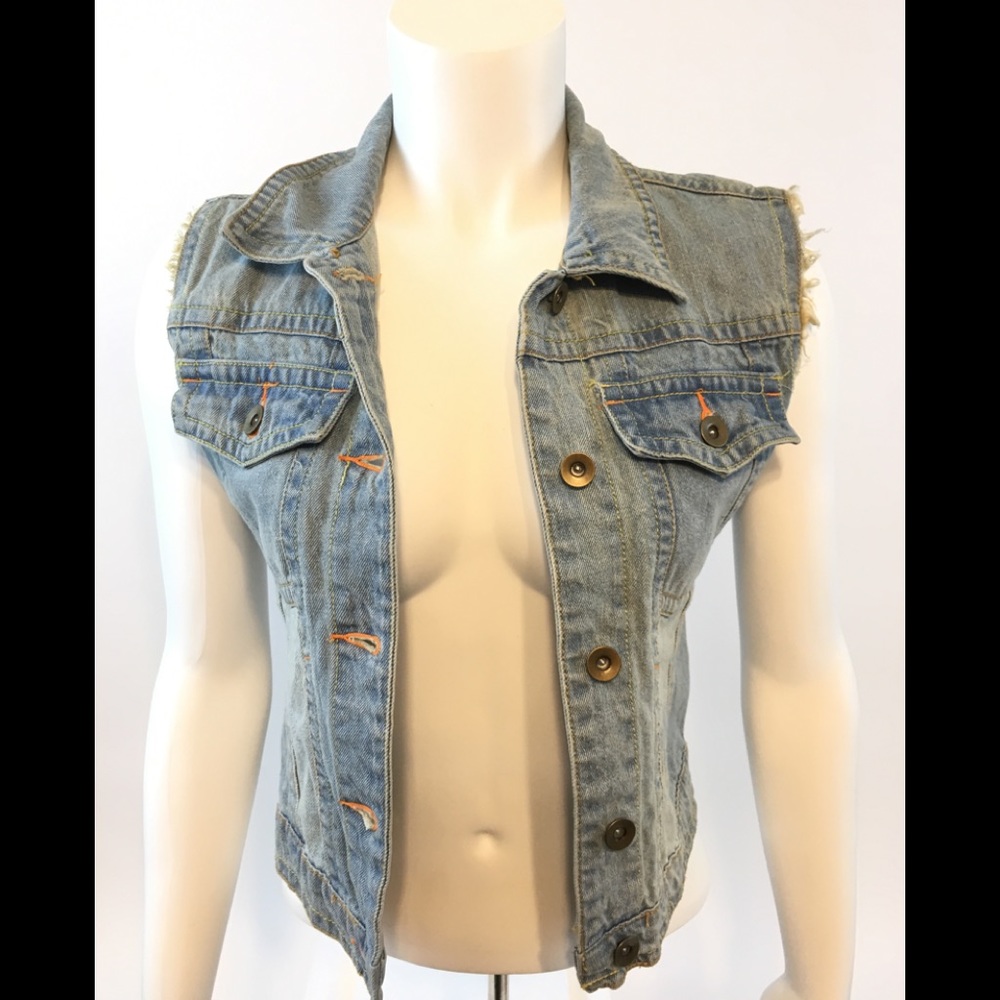 Rue 21 women’s denim vest size small