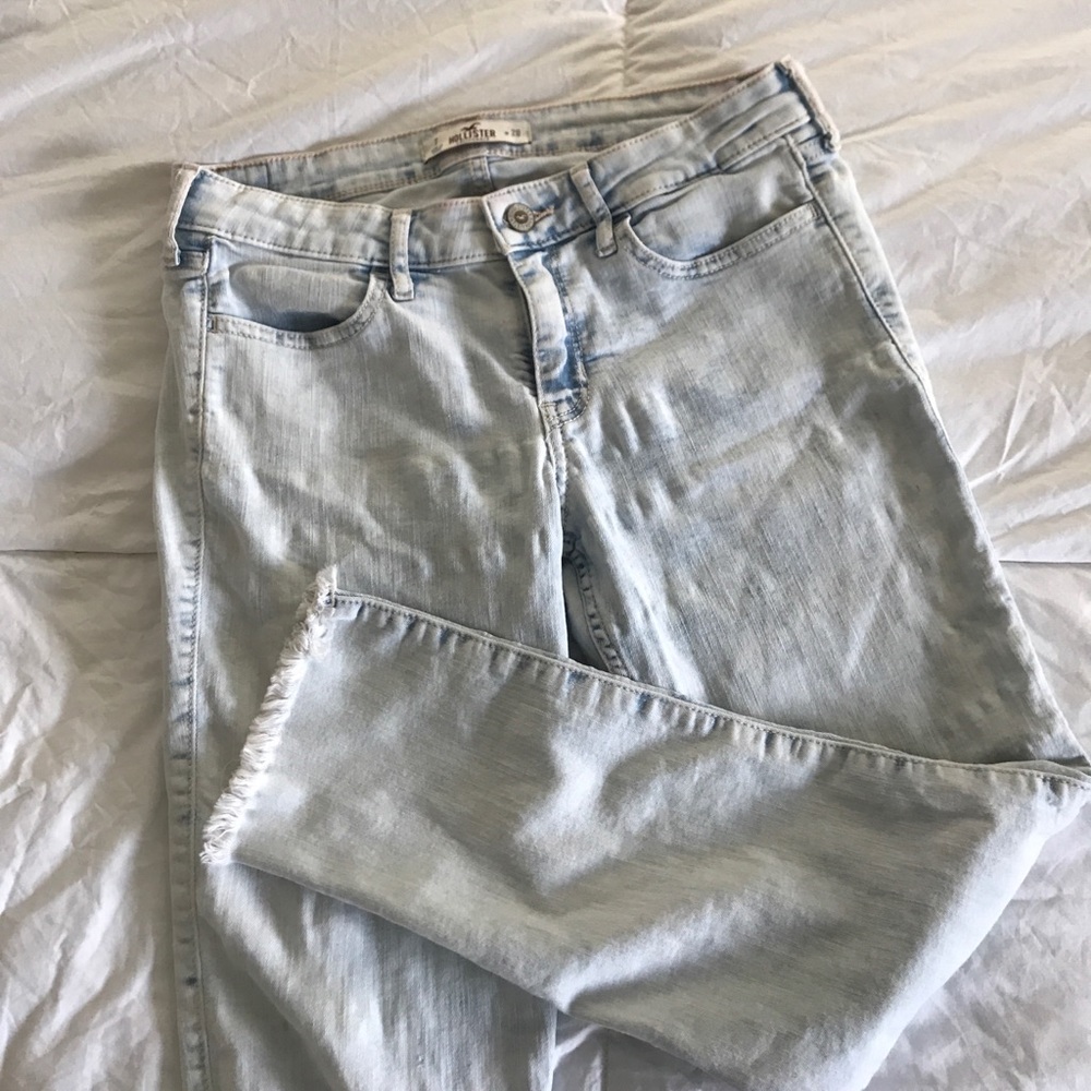 Raw hem ankle jeans