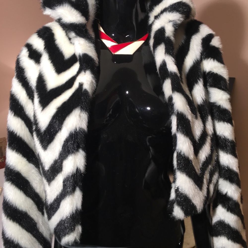 Faux fur cropped bolero jacket/ top