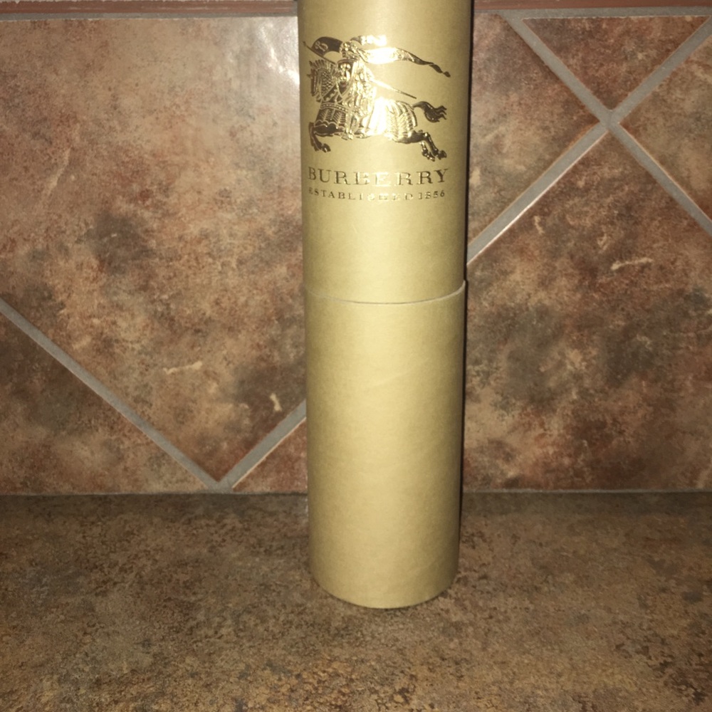 Burberry Giant Check Cashmere Camel Colored scarf