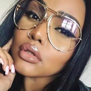 🎟️(Negotiable) BRAND NEW- Gold Women's Sunglasses