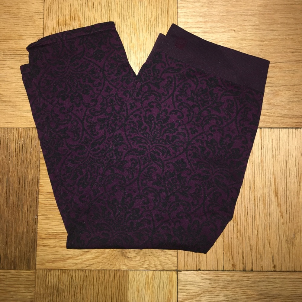 Never worn Fabletics crop leggings