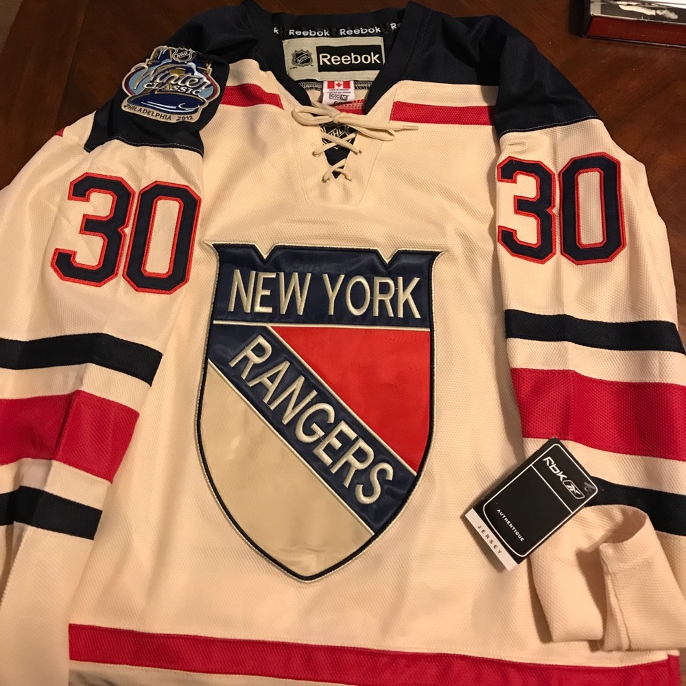 Henrik Lundqvist signed Rangers jersey