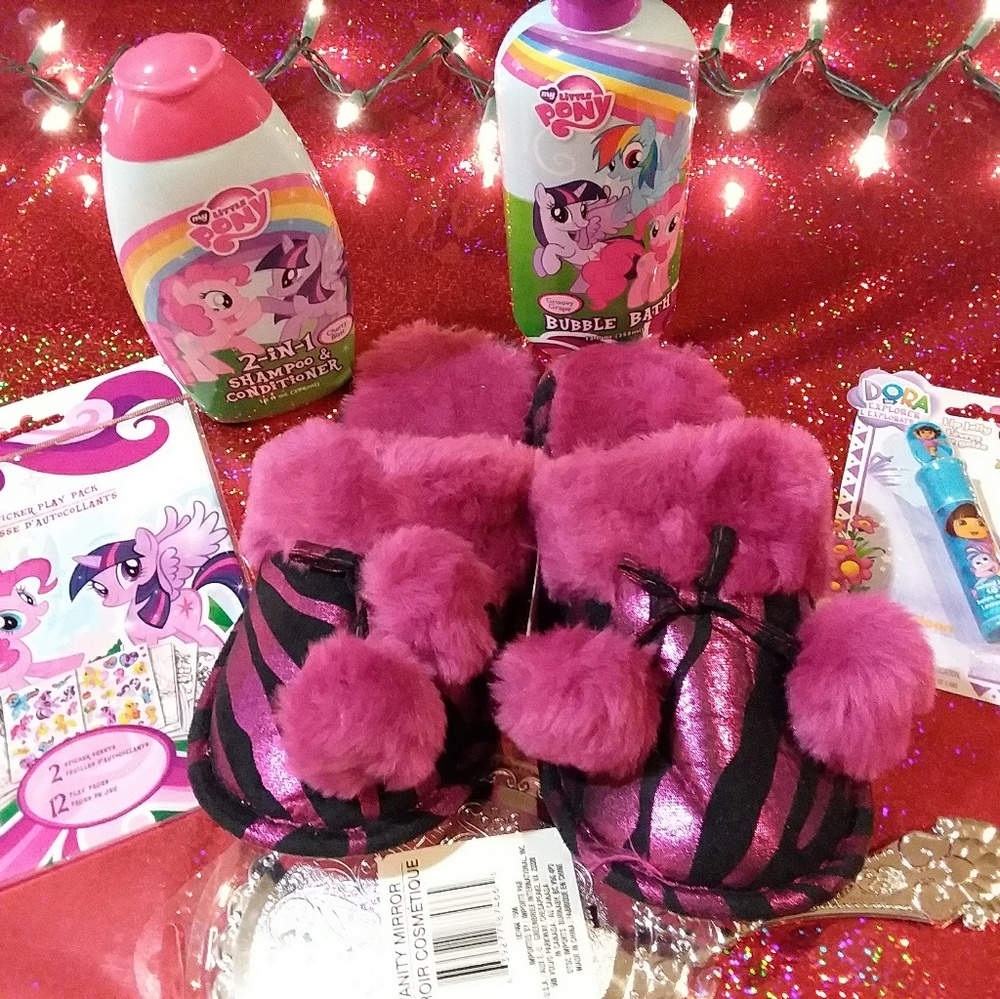 Girls zebra print slippers & bath set