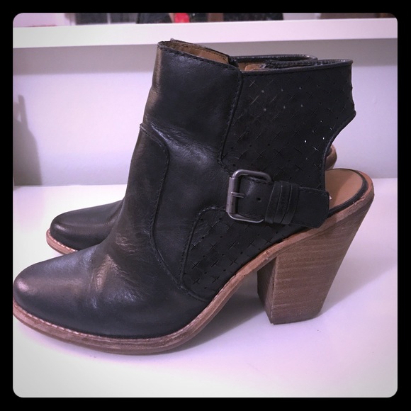 DV by Dolce Vita Shoes - DV Dolce Vita Black leather booties
