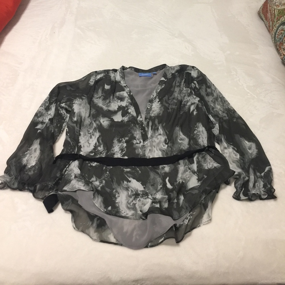 Simply Vera Size L Vera Wang Sheer Blouse