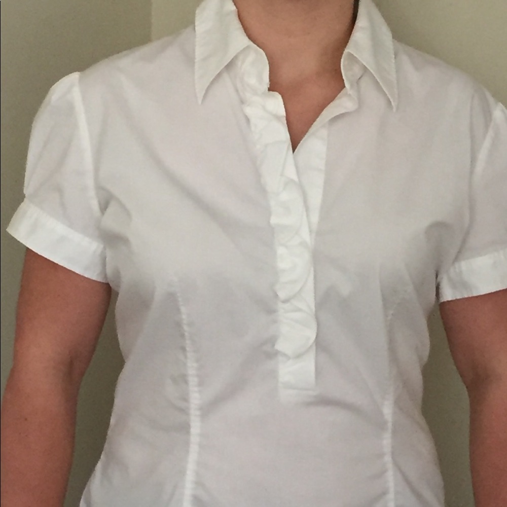 Short sleeve white collar top