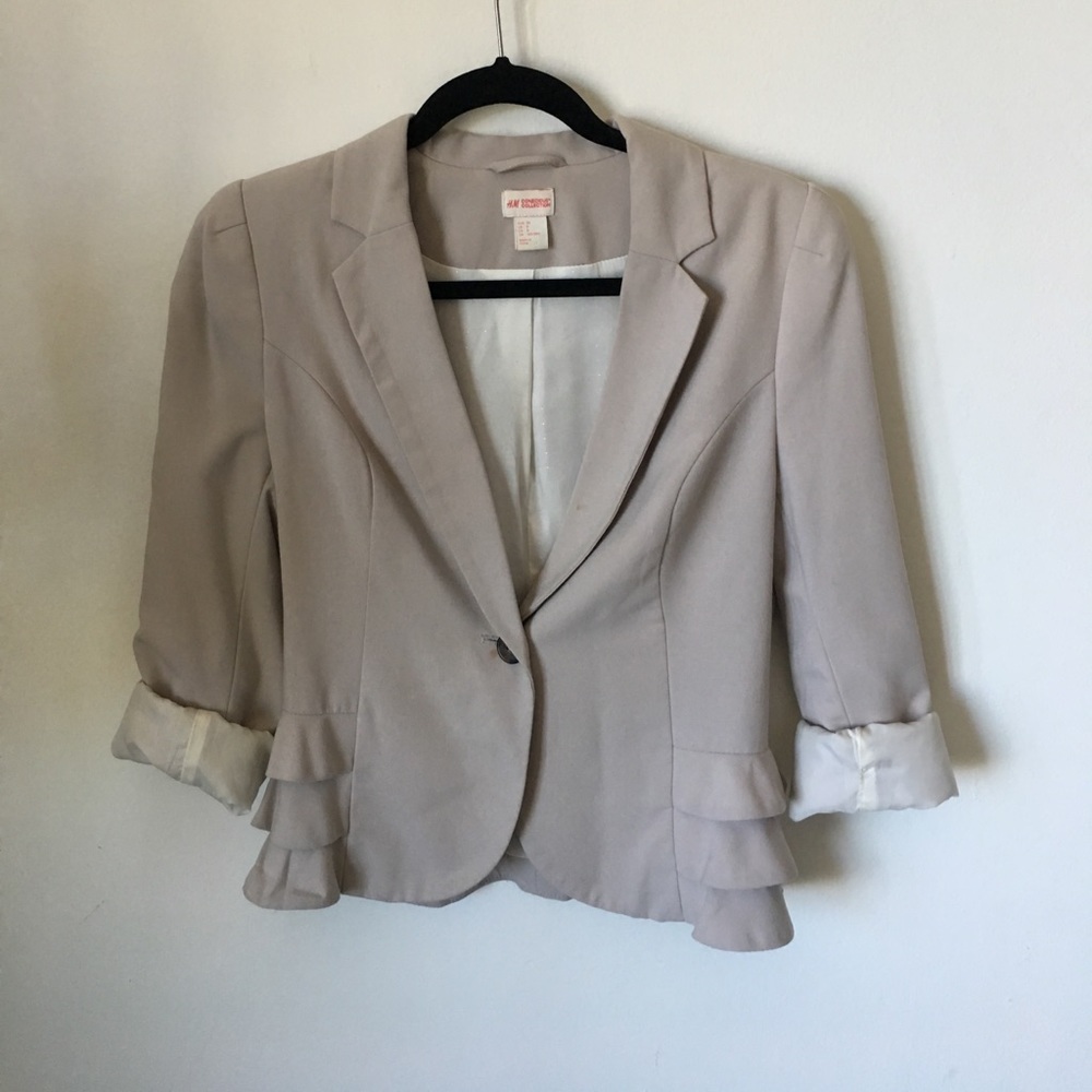 H&M ruffle blazer in grey