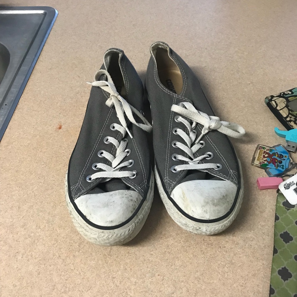 TAKING OFFERS Cute converse!