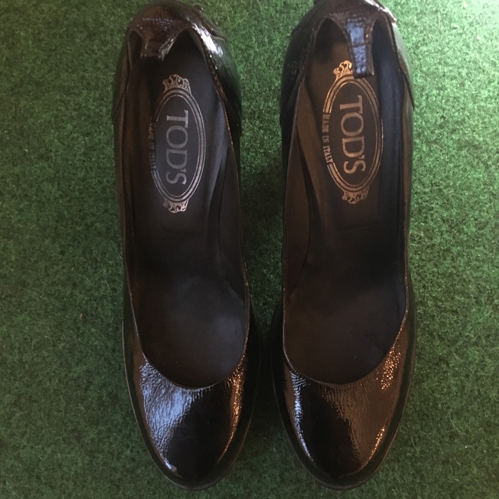 Tod's patent leather heels
