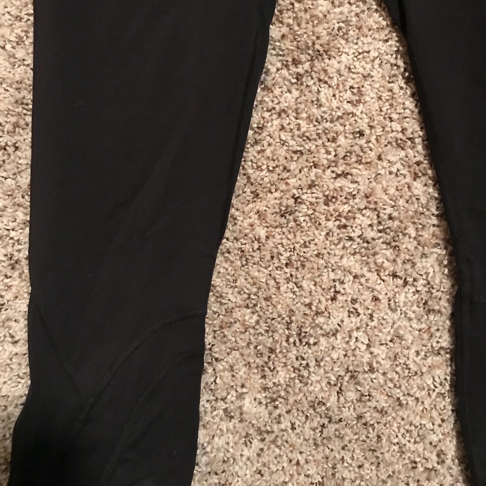 EUC Lululemon 3/4 pants.