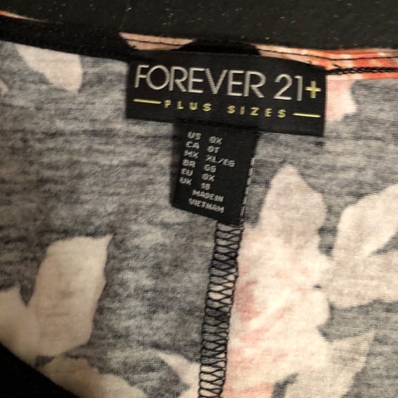Forever 21+ floral dress - Picture 2 of 7