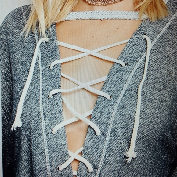 LACE UP TOP - Picture 2 of 4