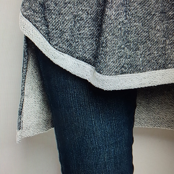 LACE UP TOP - Picture 4 of 4