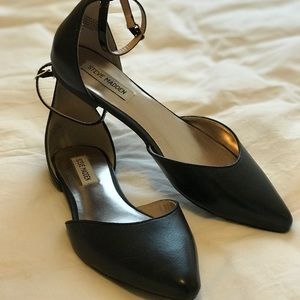 Steve Madden pointed toe flats w ankle strap