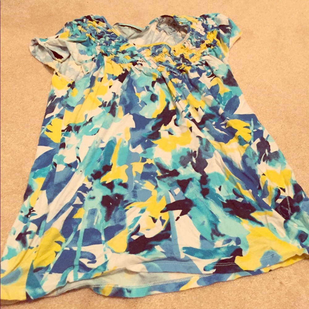 Loose fitting casual or dress up shirt