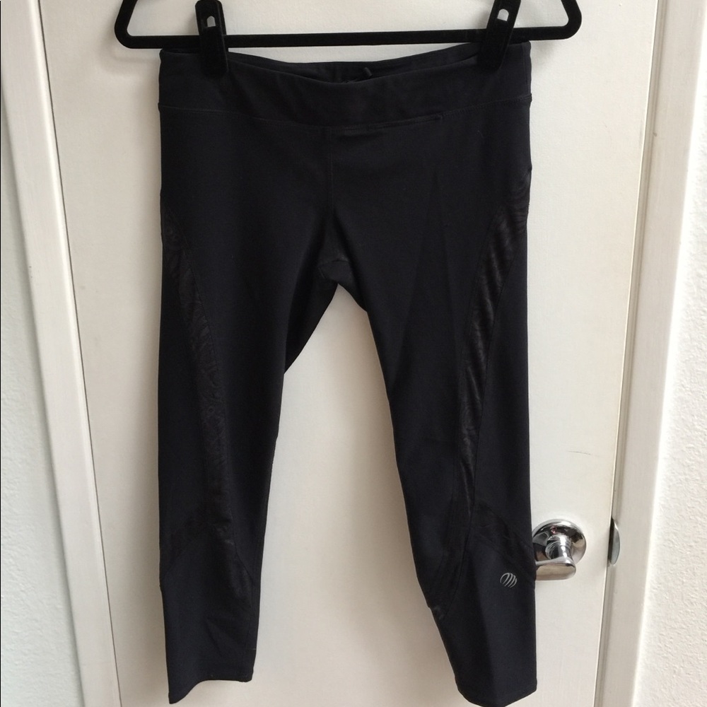 MPG SPORT ACTIVEWEAR/ YOGA LEGGING WITH LACE