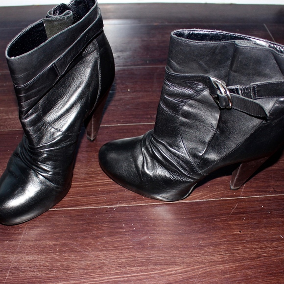 Steve Madden Black Leather Boots - Picture 4 of 7