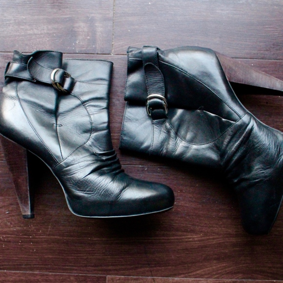 Steve Madden Black Leather Boots - Picture 2 of 7