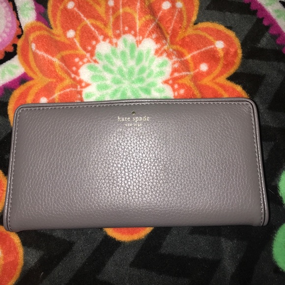 kate spade Handbags - SALE 🐷Kate Spade wallet