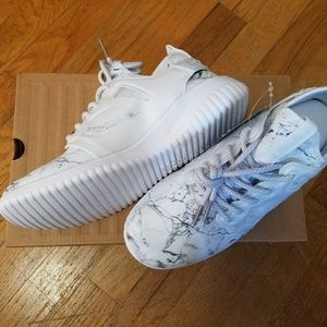 Reebok white marble training shoes