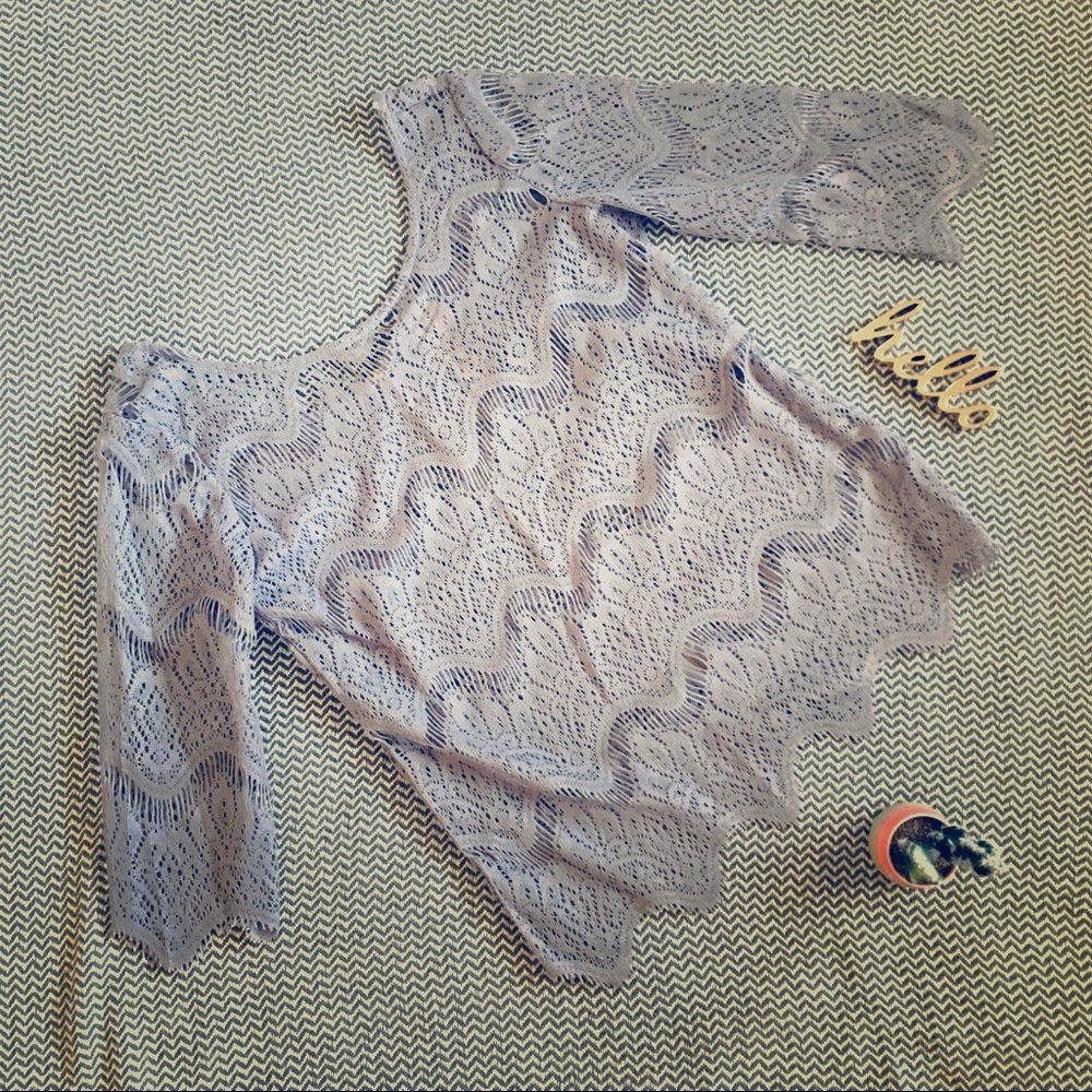 Eyeshadow • Purple Lace 3/4 Sleeve Top