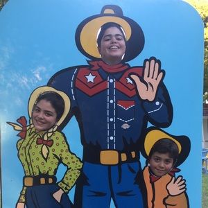 Meet your Posher, Malak