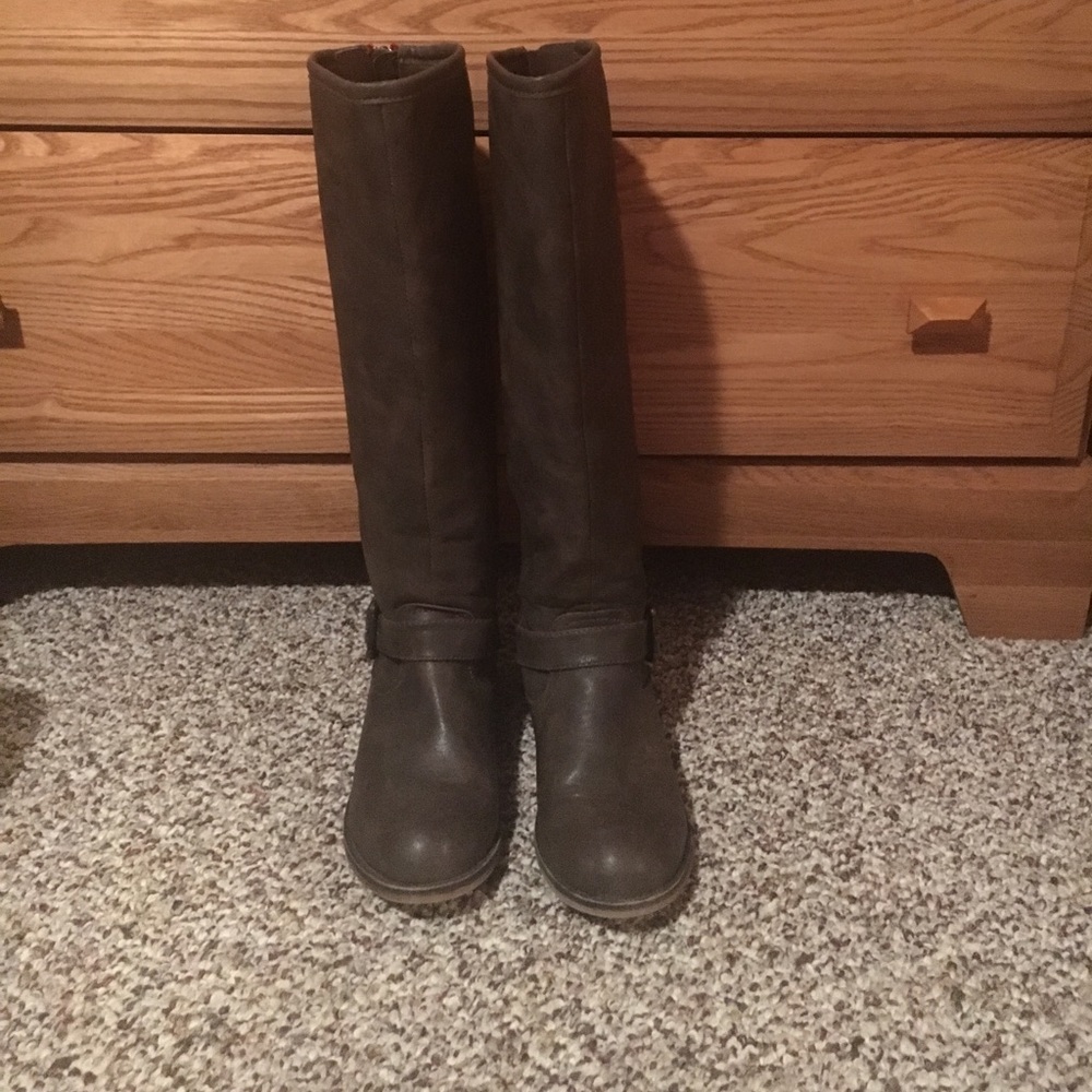Brown boots