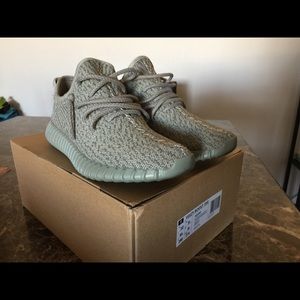 Yeezy Boost 350 Moonrock Grey UA