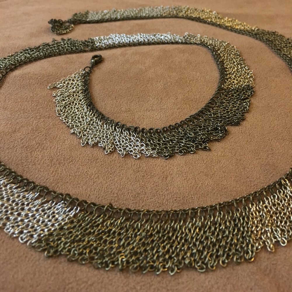 Elegant tri-colored gold chain necklace