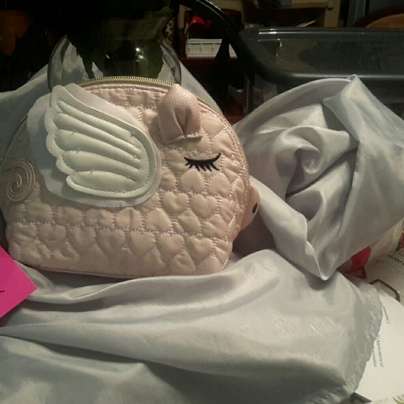 Last one Betsey Johnson flying ⭐pig cosmetic bag - Picture 2 of 7