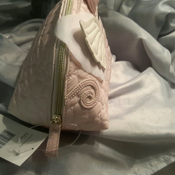 Last one Betsey Johnson flying ⭐pig cosmetic bag - Picture 5 of 7