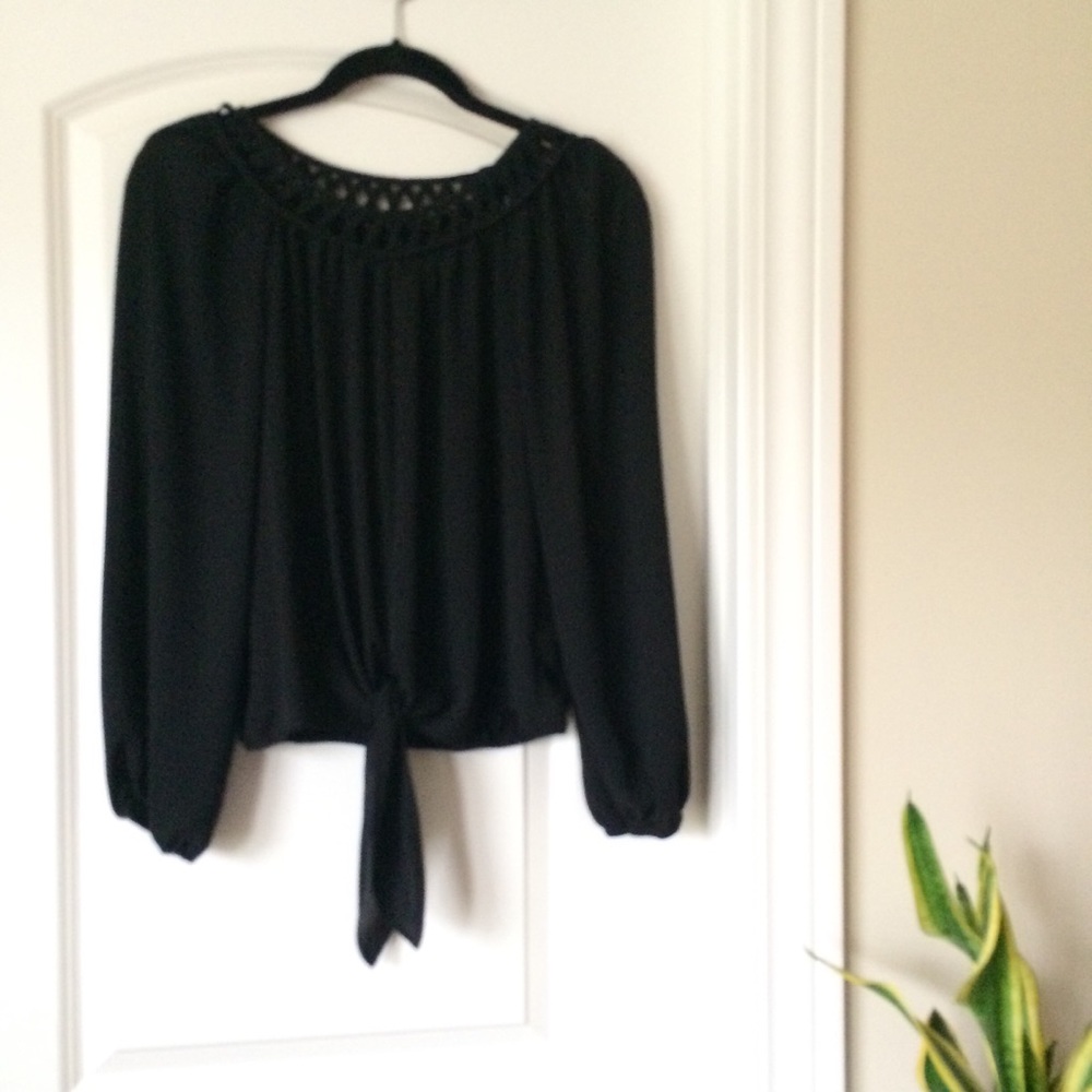 Black Lattice Neck Self-Tie Peasant Blouse, M