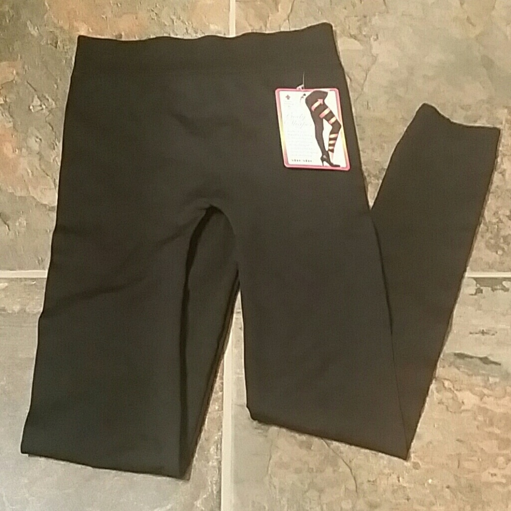 Black stretchy leggings
