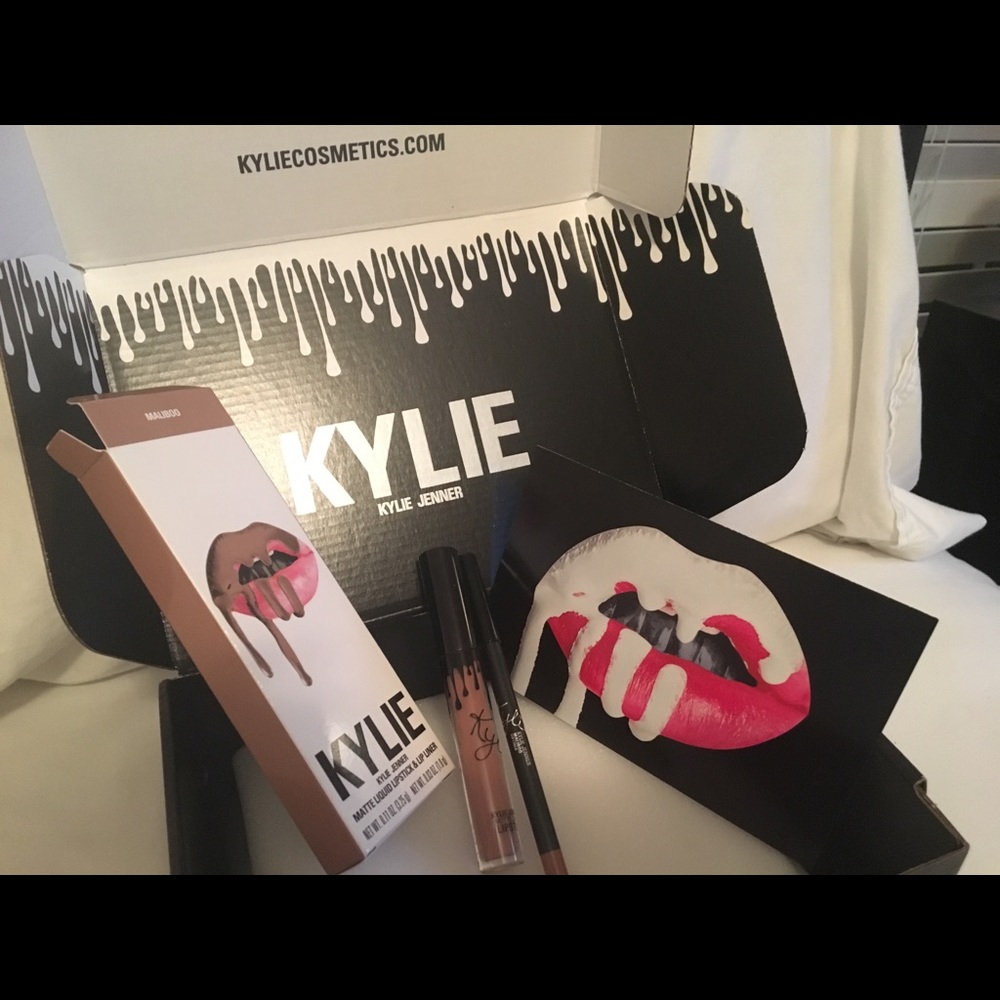 Kylie maliboo lip stick & liner