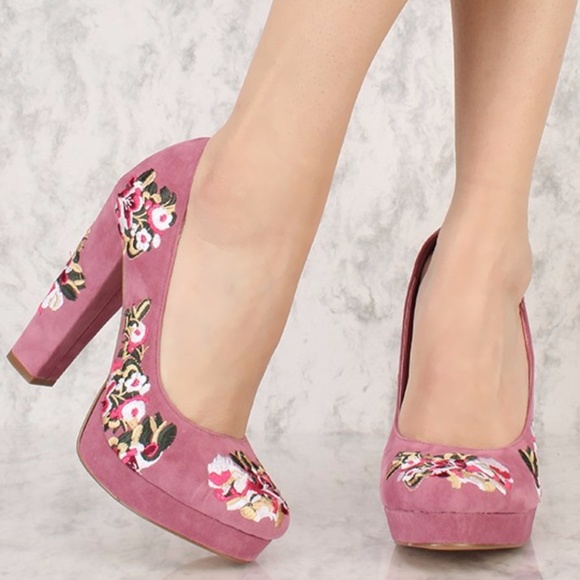 Pink Platform Round Toe Floral Pumps - Picture 6 of 8
