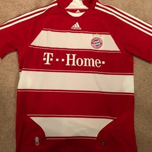 Bayern Munich Jersey Size large