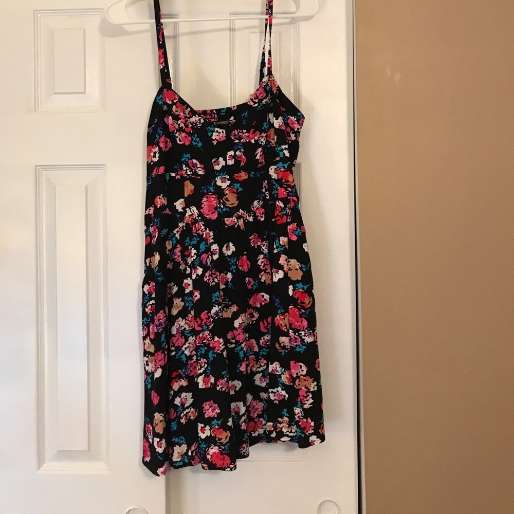 Mini floral express dress with front pockets